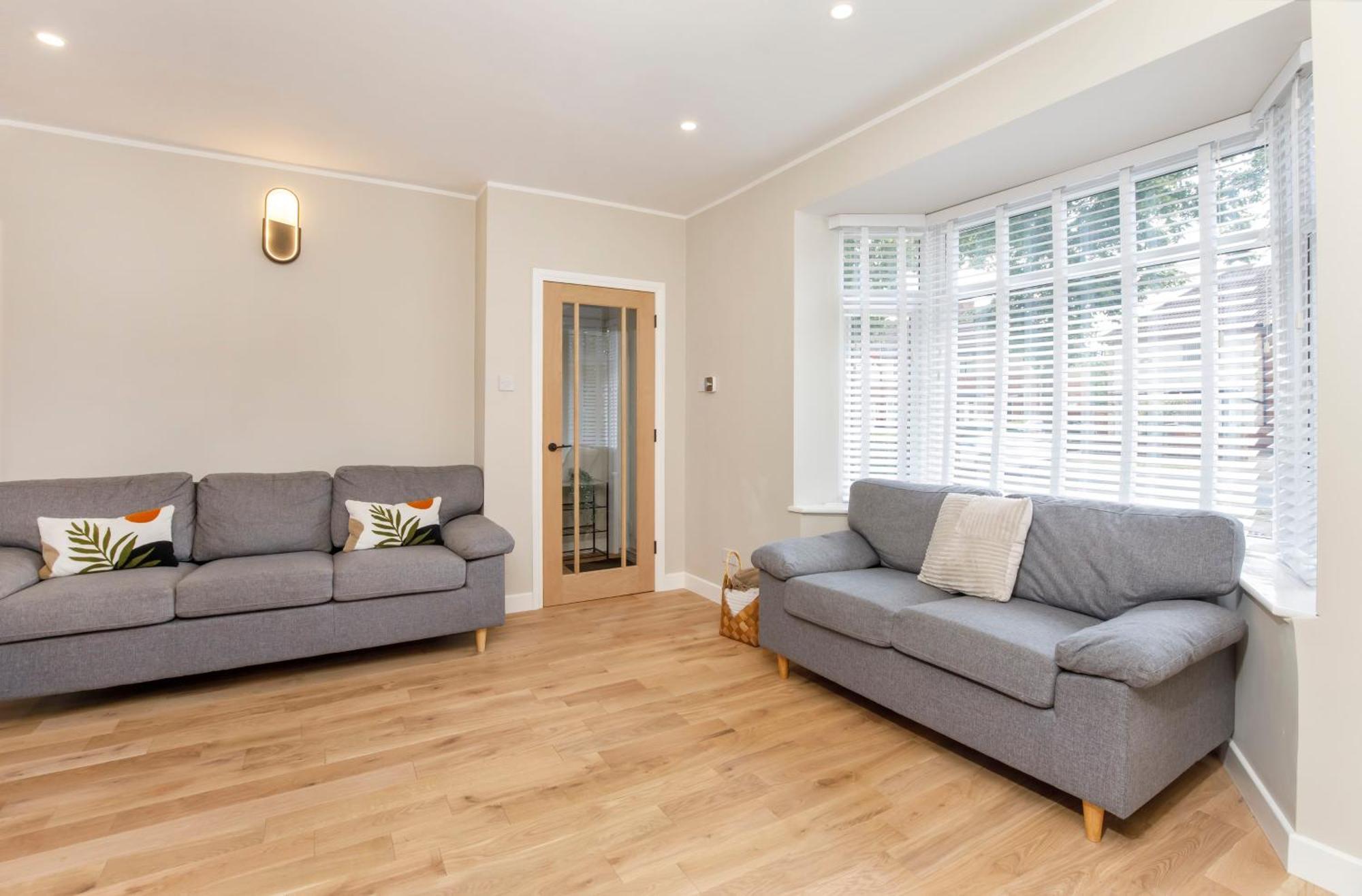 The Dodsworth Modern 4 Bedroom House, Sleeps 8 Holiday home