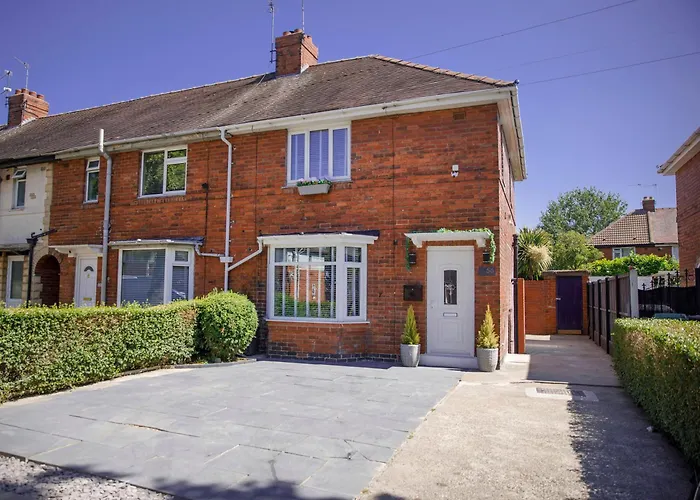 The Dodsworth Modern 4 Bedroom House, Sleeps 8