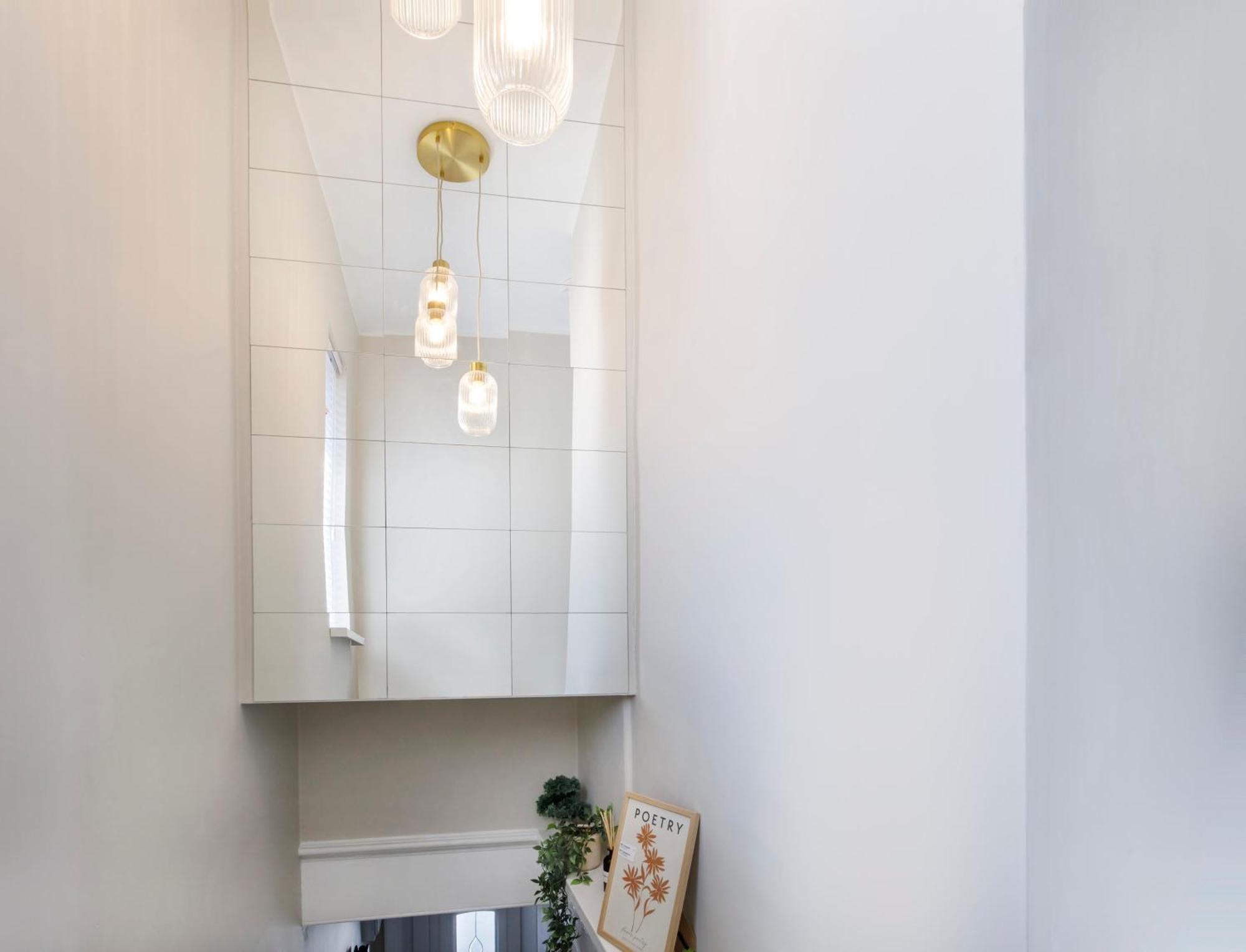 The Dodsworth Modern 4 Bedroom House, Sleeps 8 *