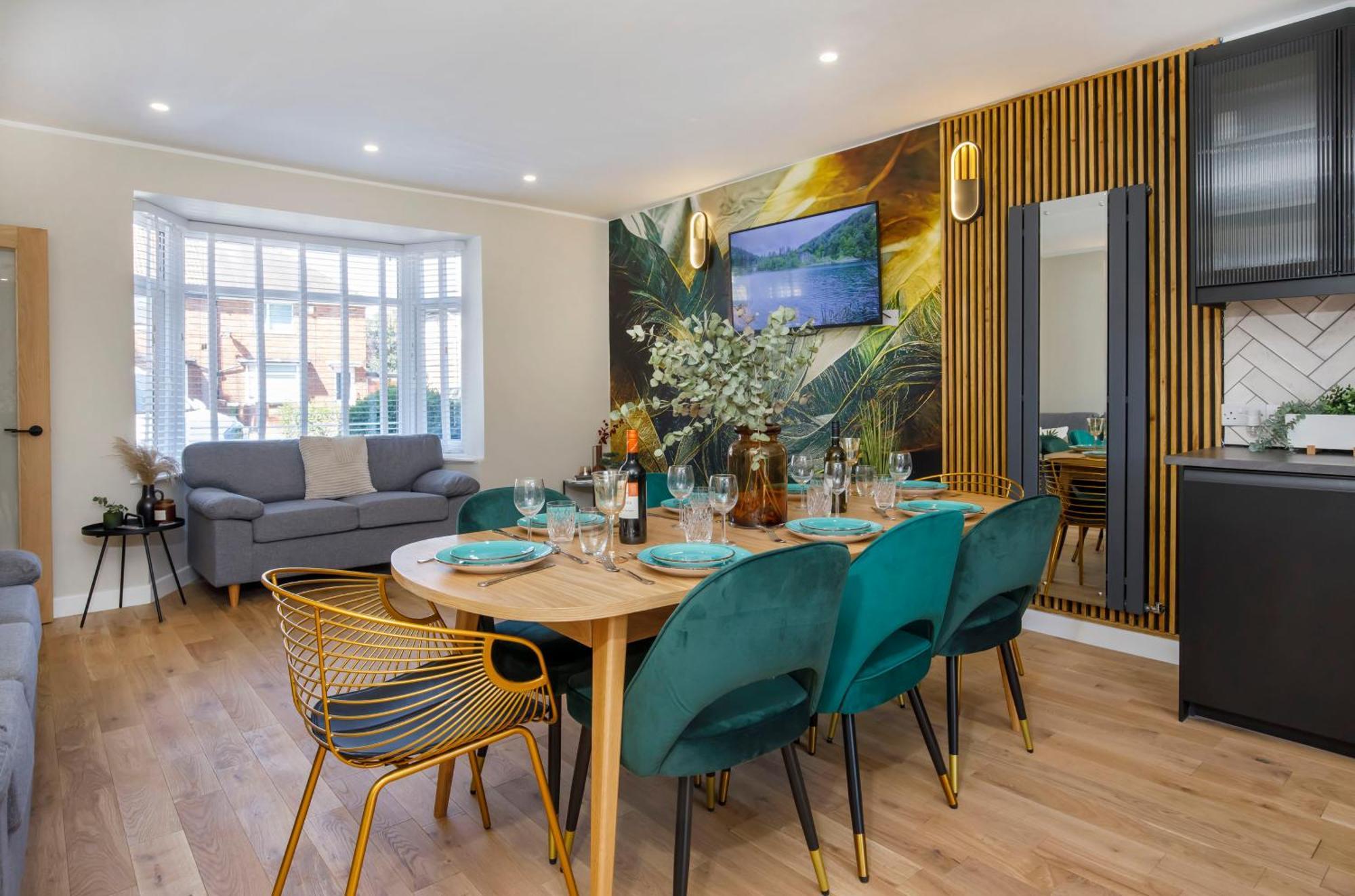 The Dodsworth Modern 4 Bedroom House, Sleeps 8 * York