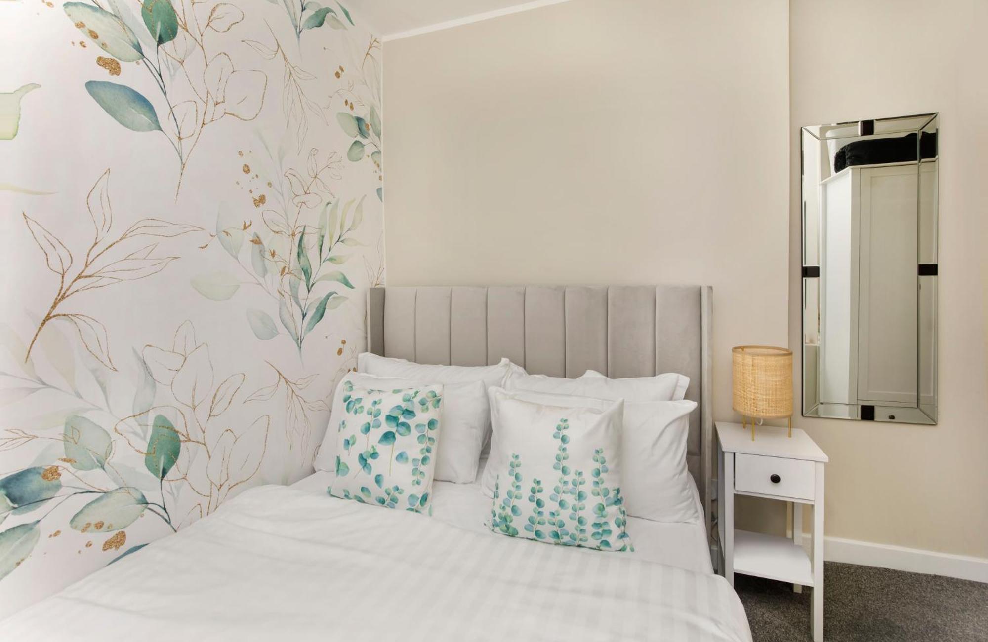 The Dodsworth Modern 4 Bedroom House, Sleeps 8 Holiday home York