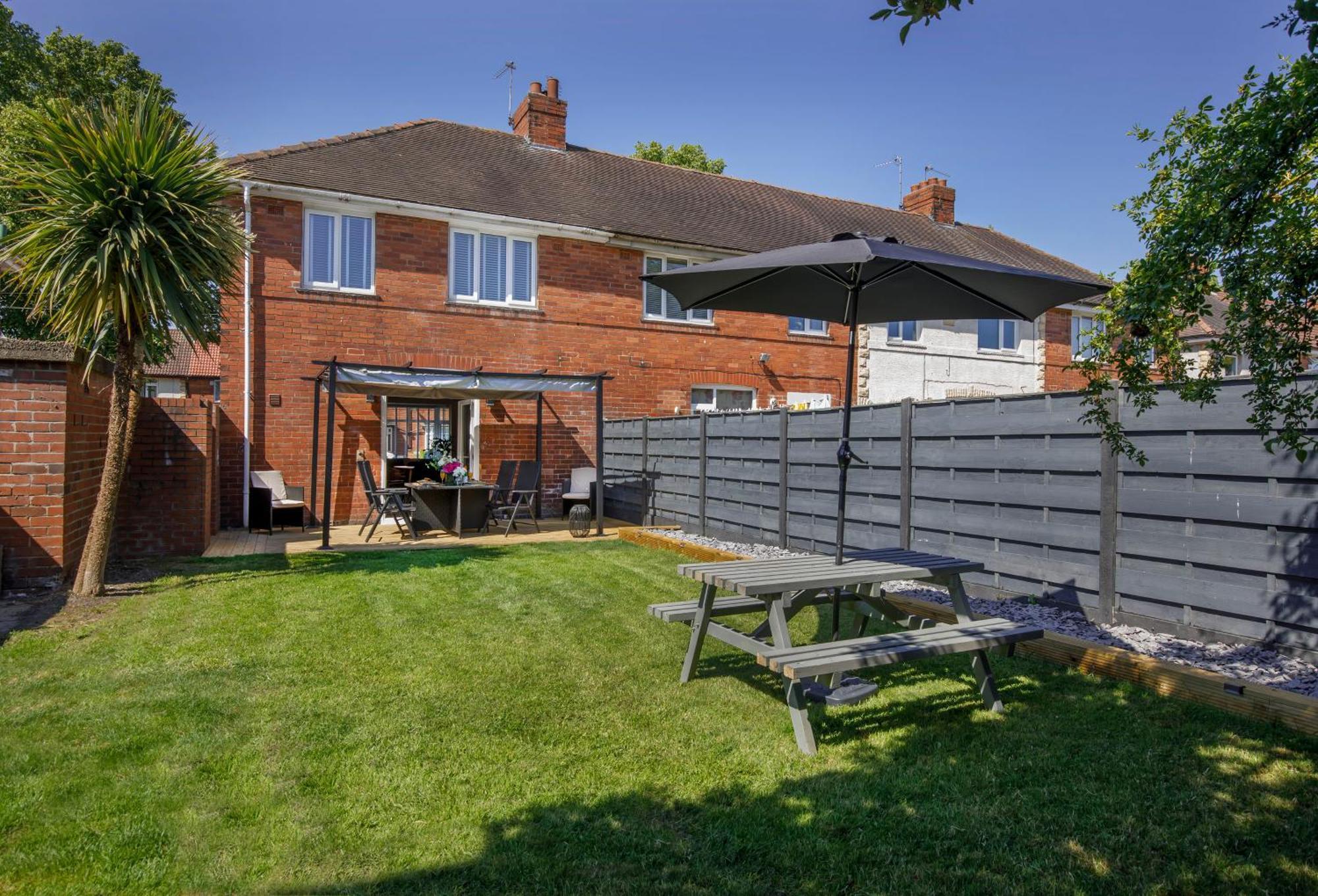 Holiday home The Dodsworth Modern 4 Bedroom House, Sleeps 8