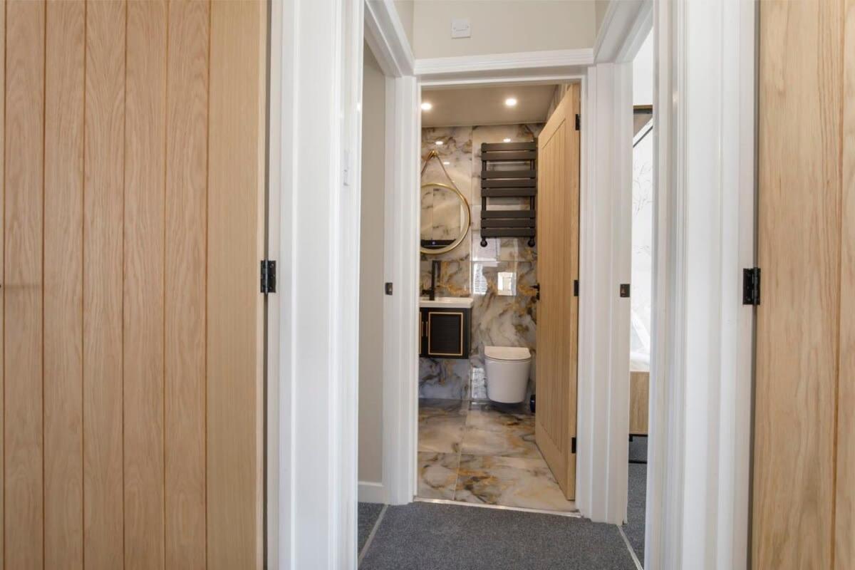 The Dodsworth Modern 4 Bedroom House, Sleeps 8 * York