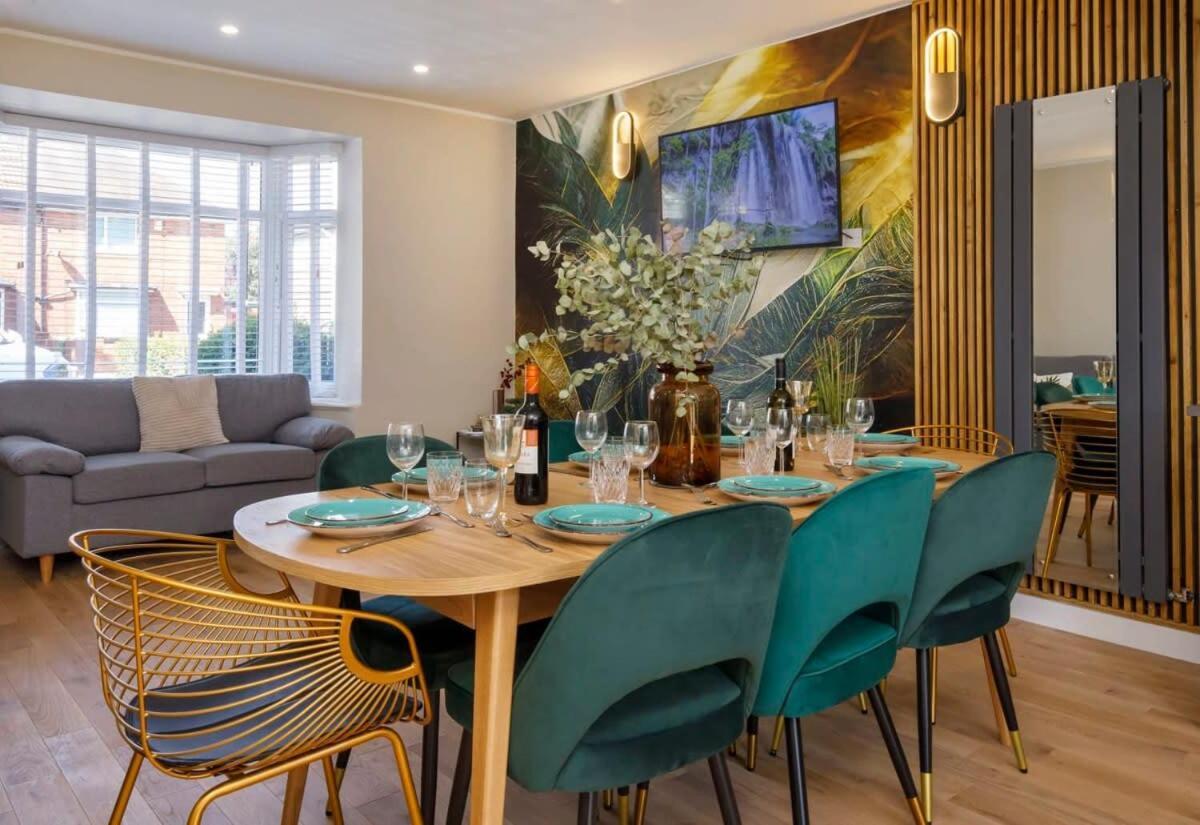 Holiday home The Dodsworth Modern 4 Bedroom House, Sleeps 8 *